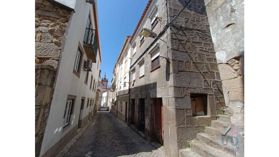 Prédio para Venda em Gouveia (São Pedro e São Julião)