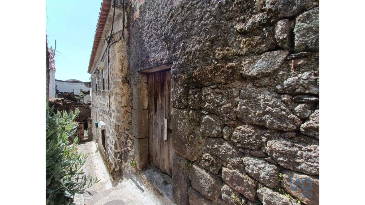Prédio para Venda em Gouveia (São Pedro e São Julião) Foto 14