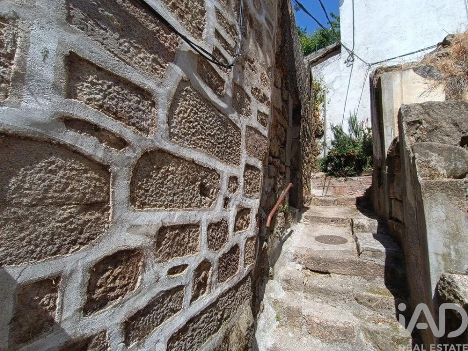 Prédio para Venda em Gouveia (São Pedro e São Julião) Foto 22