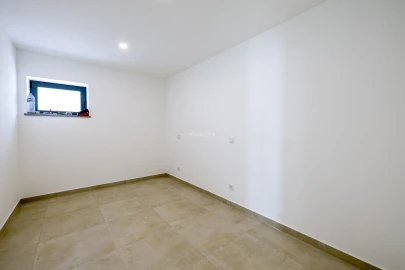 Moradia T4 para Venda em Lagos (São Sebastião e Santa Maria)