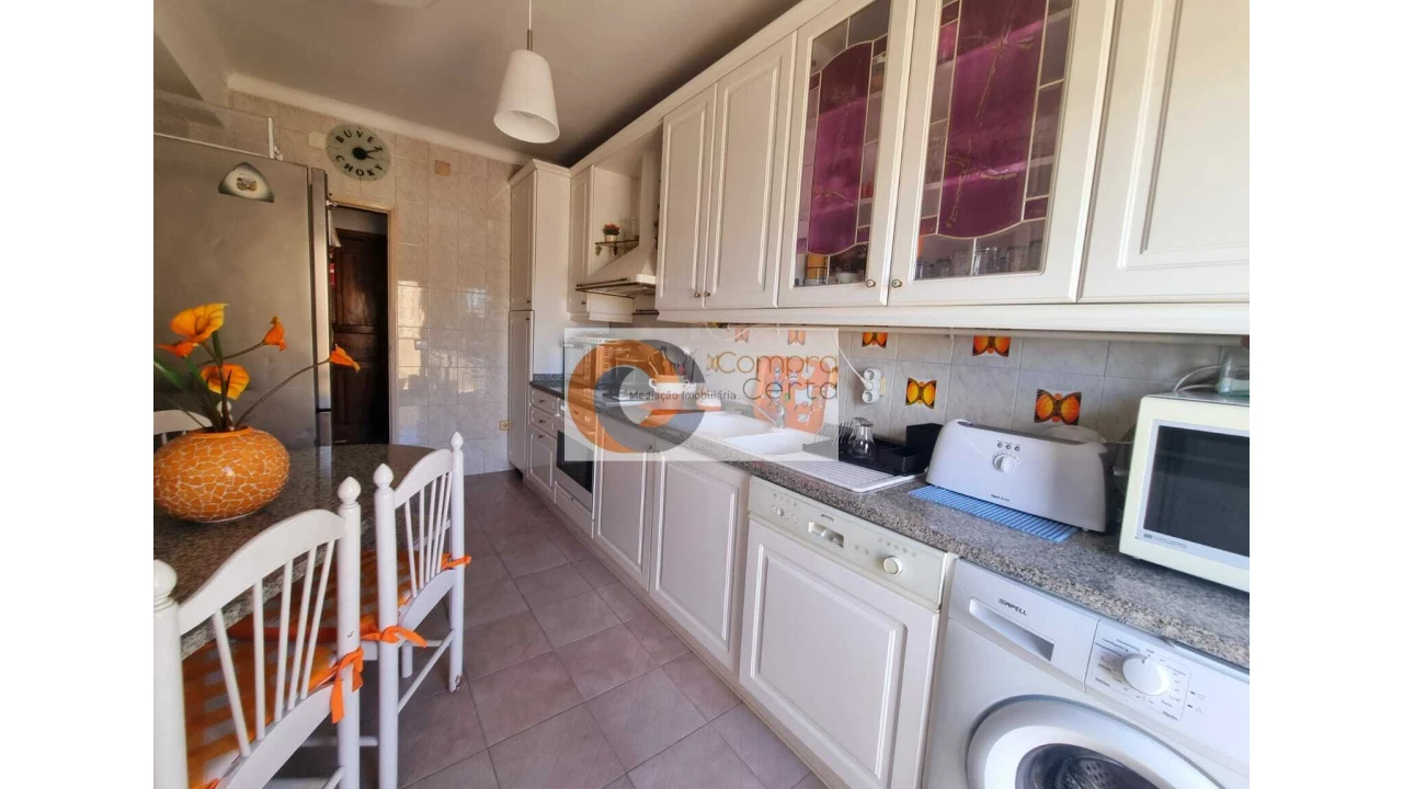 Apartamento T5 para Venda em Caldelas Foto 4