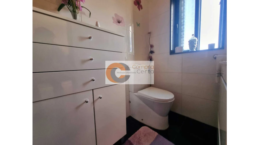 Apartamento T5 para Venda em Caldelas Foto 13