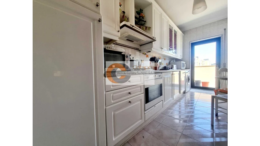 Apartamento T5 para Venda em Caldelas Foto 6