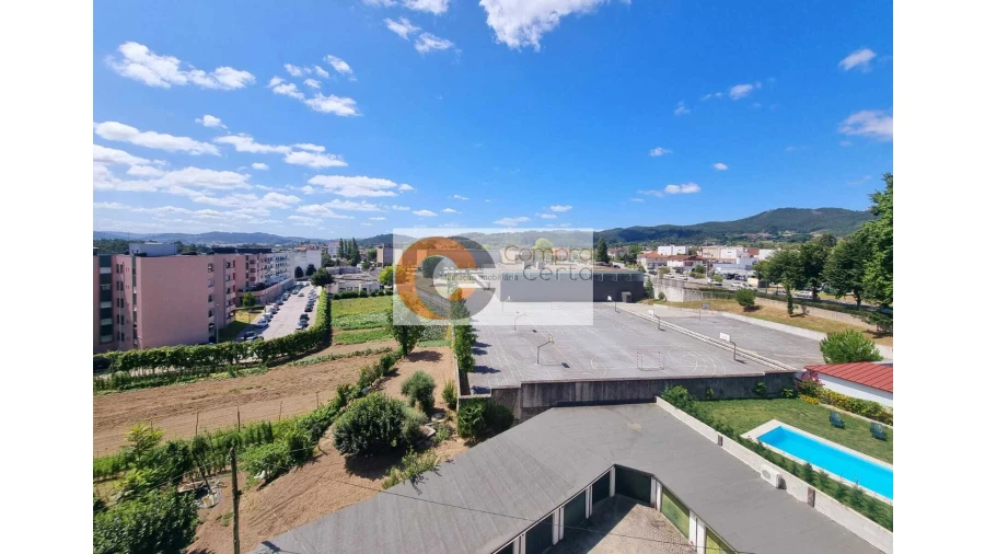 Apartamento T5 para Venda em Caldelas Foto 11