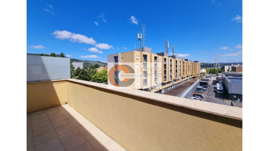 Apartamento T5 para Venda em Caldelas Foto 15