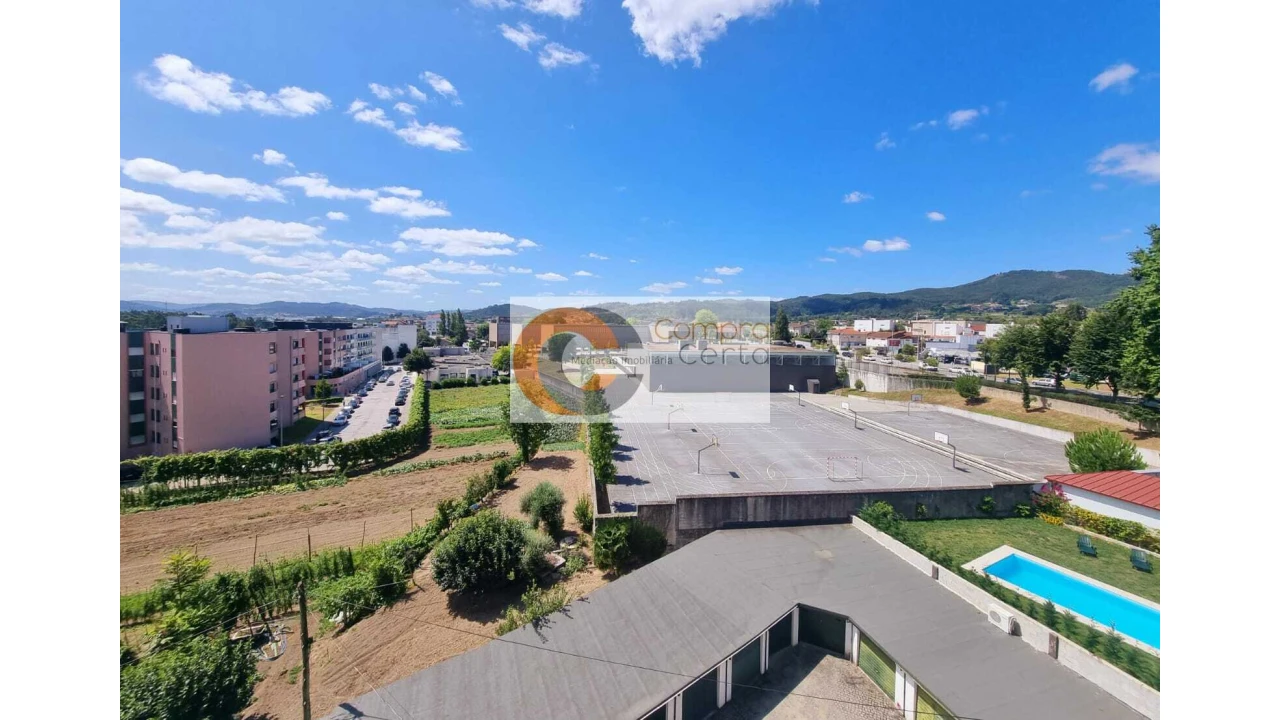 Apartamento T5 para Venda em Caldelas Foto 11