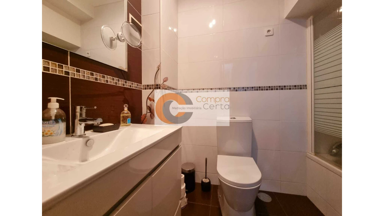 Apartamento T5 para Venda em Caldelas Foto 5