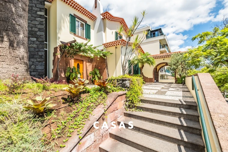 Moradia T4 para Venda em Funchal (Se) Foto 1