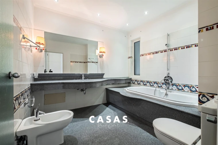 Moradia T4 para Venda em Funchal (Se) Foto 21