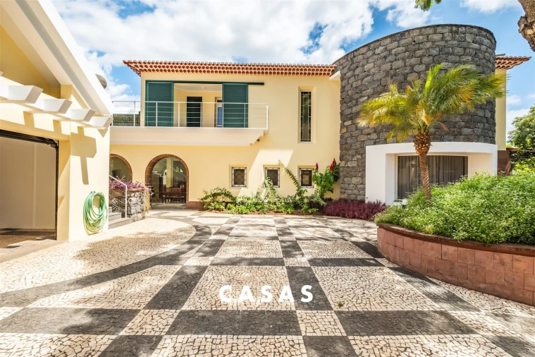 Moradia T4 para Venda em Funchal (Se) Foto 8