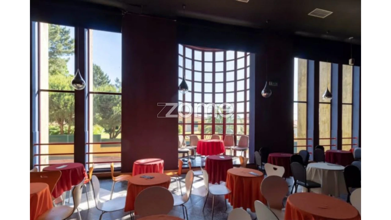 Negócio para Venda em Serzedo e Perosinho Foto 1