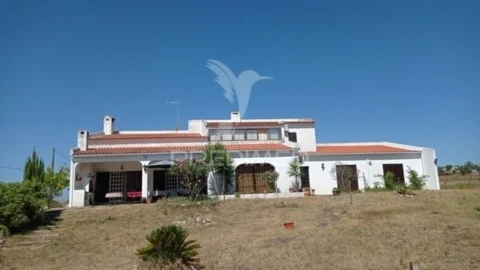 Moradia T5 para Venda em Espírito Santo, Nossa Senhora da Graça e São Simão