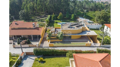 Moradia T5 para Venda em Vila Nova de Anha