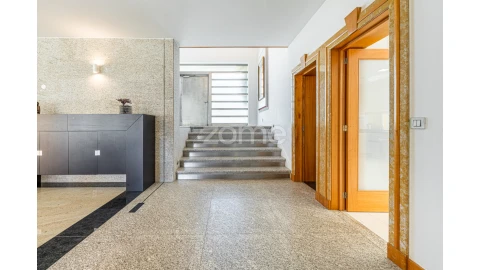 Moradia T5 para Venda em Vila Nova de Anha