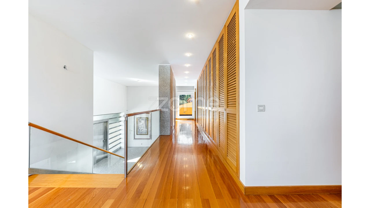 Moradia T5 para Venda em Vila Nova de Anha Foto 30