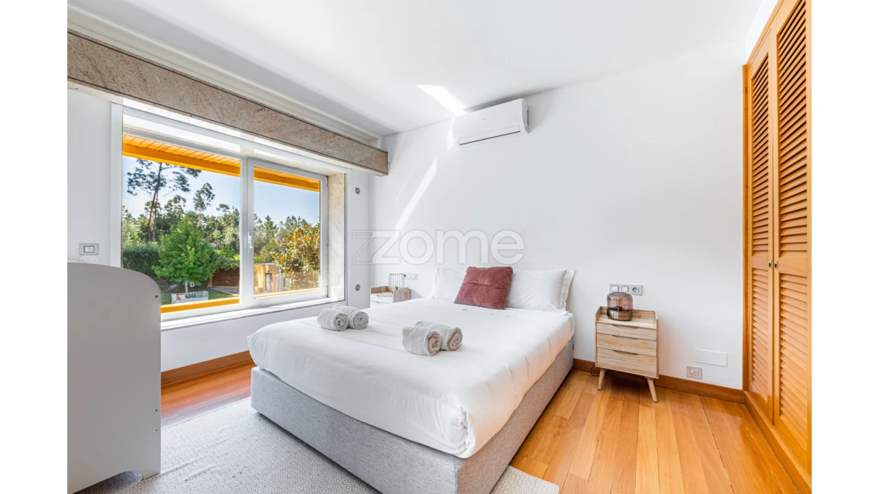 Moradia T5 para Venda em Vila Nova de Anha Foto 33