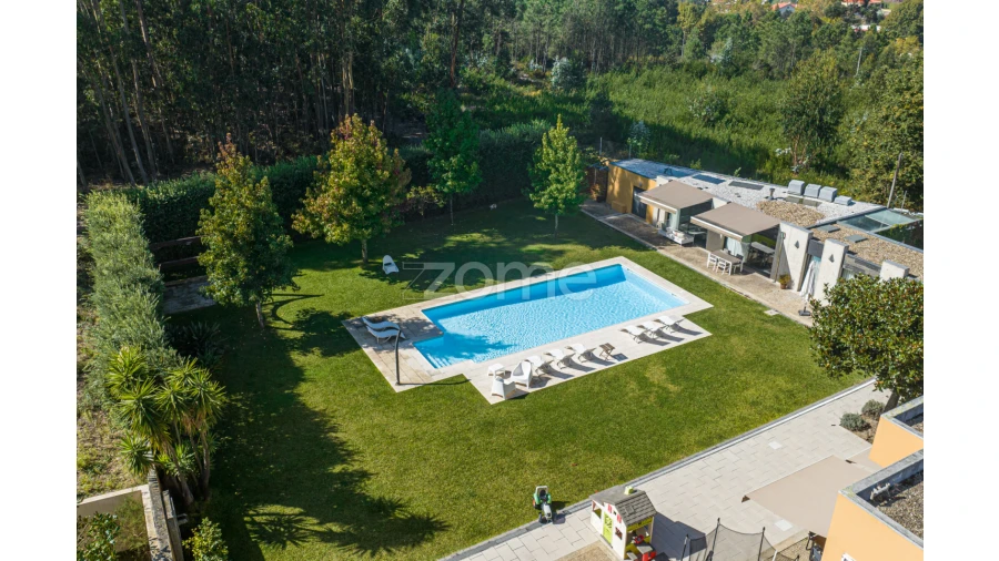 Moradia T5 para Venda em Vila Nova de Anha Foto 4