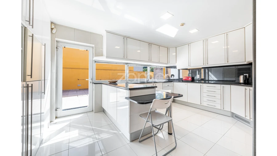 Moradia T5 para Venda em Vila Nova de Anha Foto 15