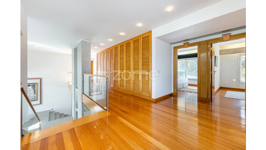 Moradia T5 para Venda em Vila Nova de Anha Foto 24