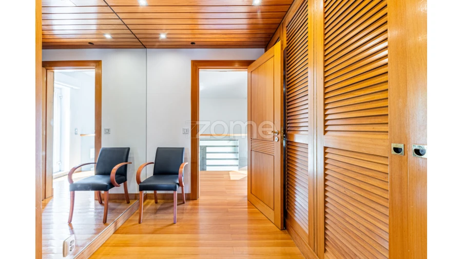 Moradia T5 para Venda em Vila Nova de Anha Foto 36