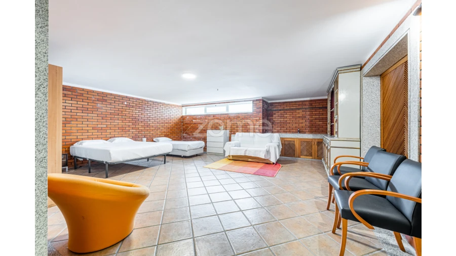 Moradia T5 para Venda em Vila Nova de Anha Foto 43