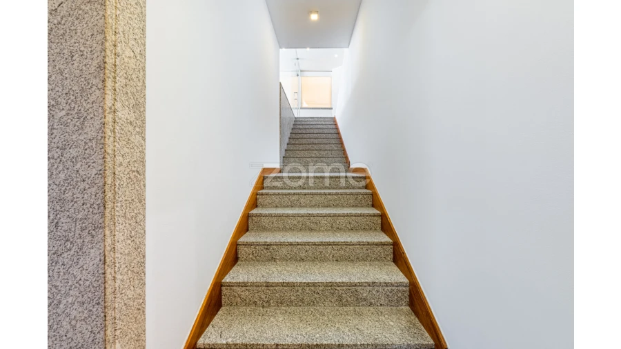 Moradia T5 para Venda em Vila Nova de Anha Foto 46