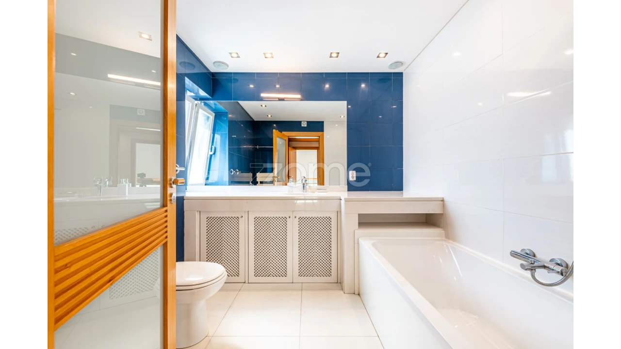 Moradia T5 para Venda em Vila Nova de Anha Foto 32