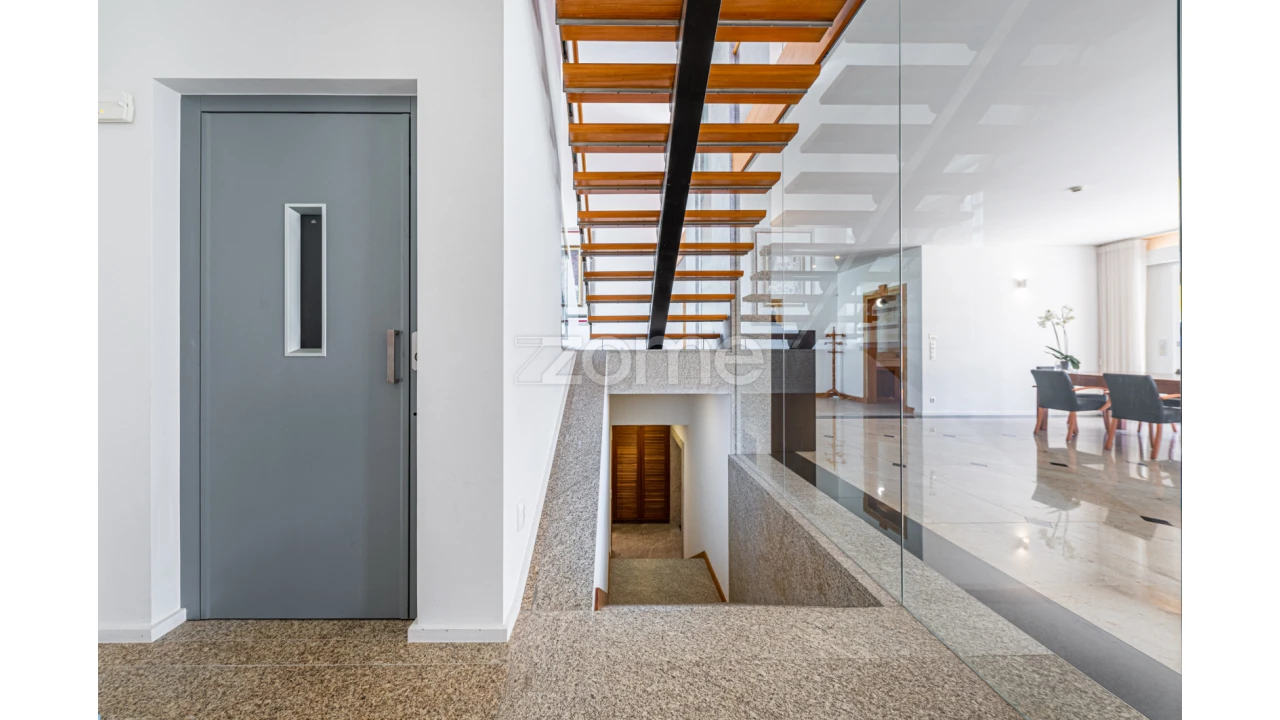 Moradia T5 para Venda em Vila Nova de Anha Foto 40