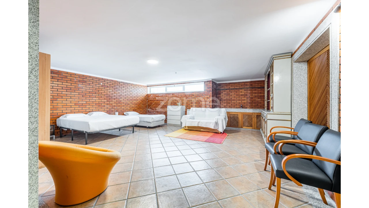 Moradia T5 para Venda em Vila Nova de Anha Foto 43