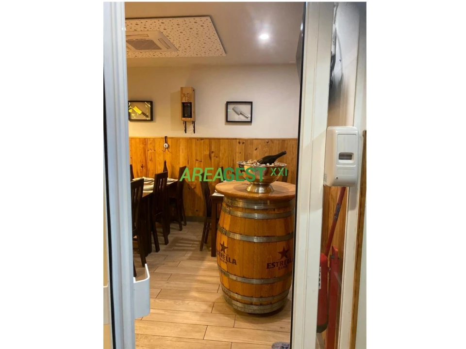 Loja para Venda em Santo António dos Cavaleiros e Frielas Foto 7