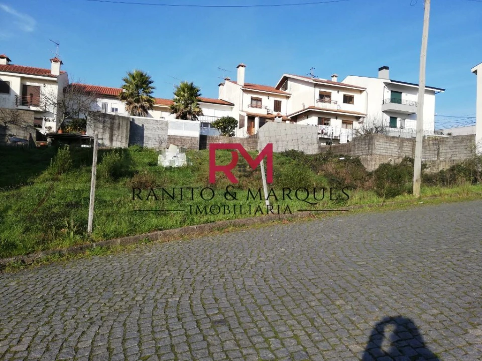 Terreno para Venda em Campo e Sobrado Foto 1
