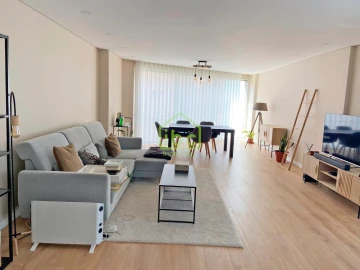 Apartamento T3 para Venda em Póvoa de Varzim, Beiriz e Argivai