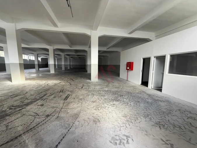 Armazém para Venda em Fermentões Foto 11