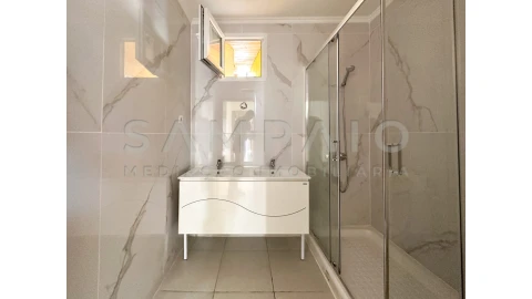 Moradia T2 para Venda em Campanhã