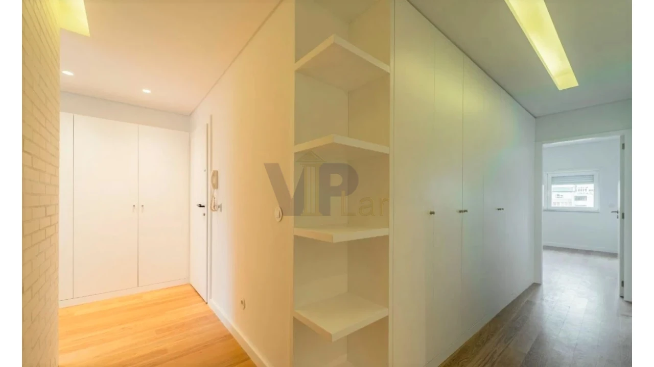 Apartamento T3 para Venda em Cedofeita, Santo Ildefonso, Sé, Miragaia, São Nicolau e Vitória Foto 8