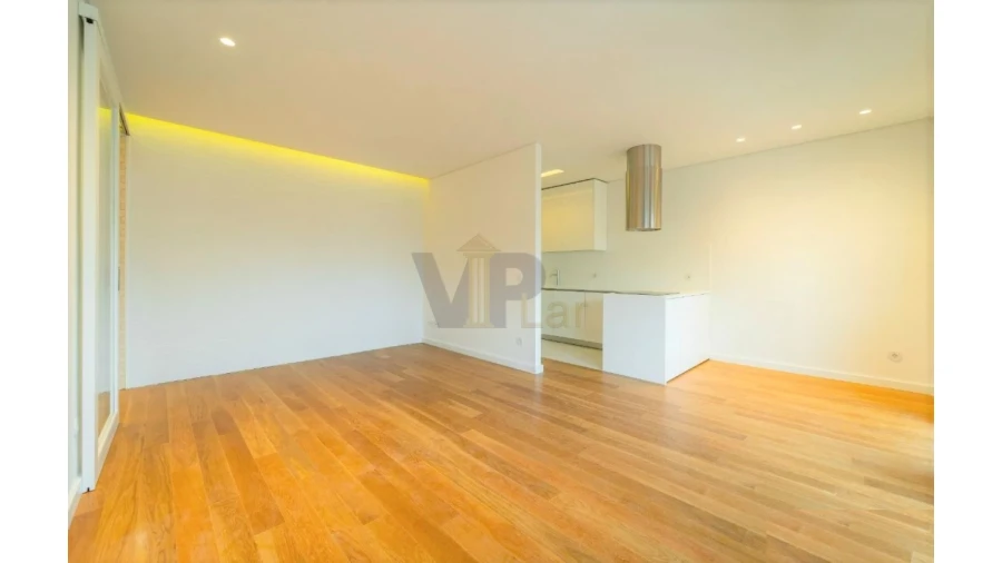 Apartamento T3 para Venda em Cedofeita, Santo Ildefonso, Sé, Miragaia, São Nicolau e Vitória Foto 3