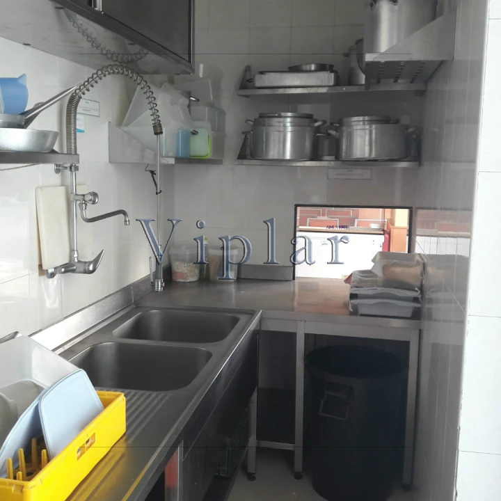 Loja para Arrendamento em Pedrouços Foto 10