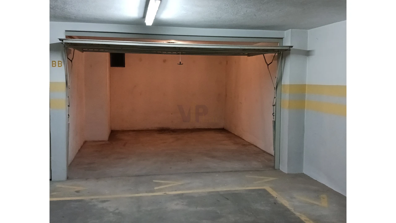 Garagem para Venda em Pedrouços Foto 7