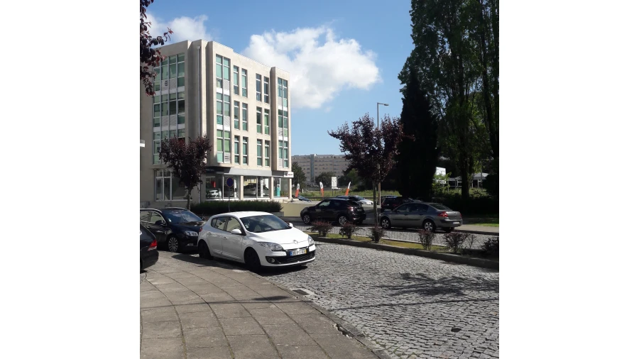 Garagem para Venda em Pedrouços Foto 11