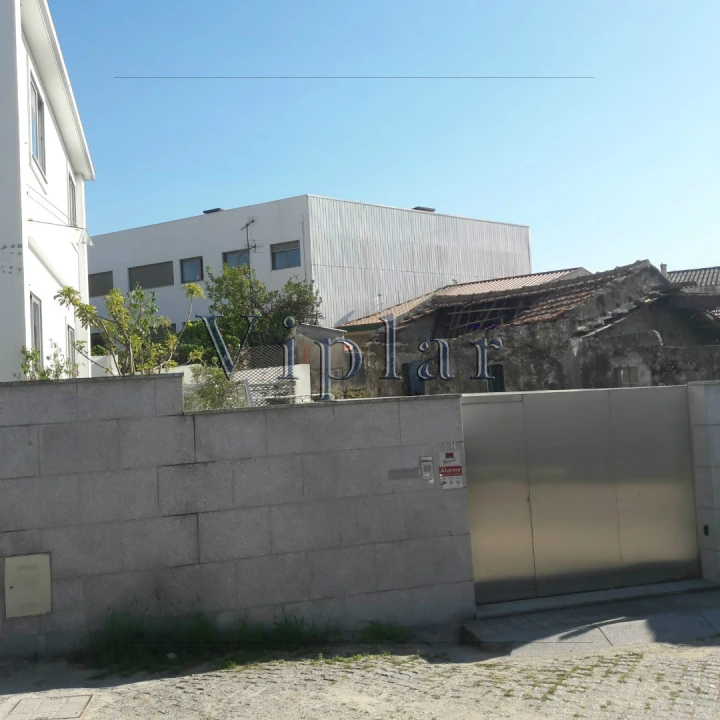Terreno para Venda em Paranhos Foto 6