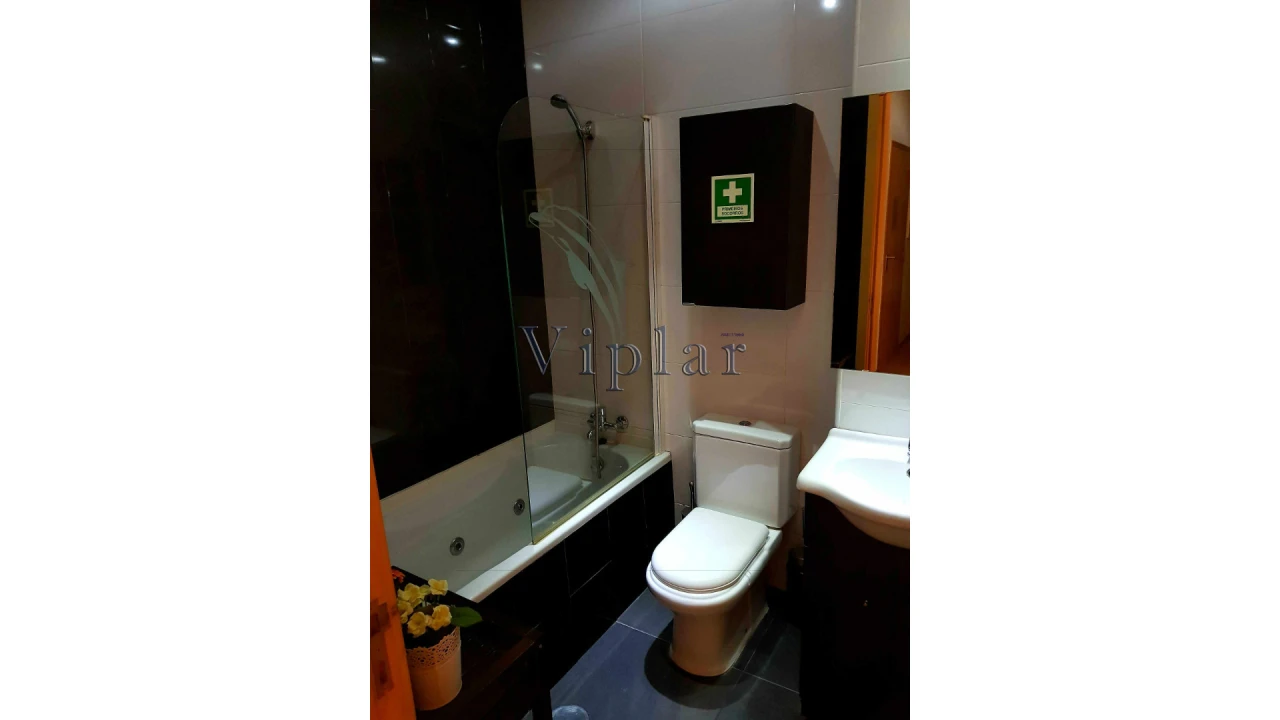 Prédio para Venda em Santa Marinha e São Pedro da Afurada Foto 13