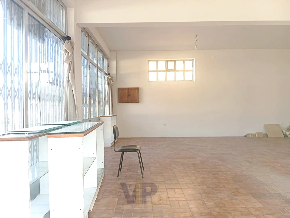 Loja para Arrendamento em Cidade da Maia Foto 3