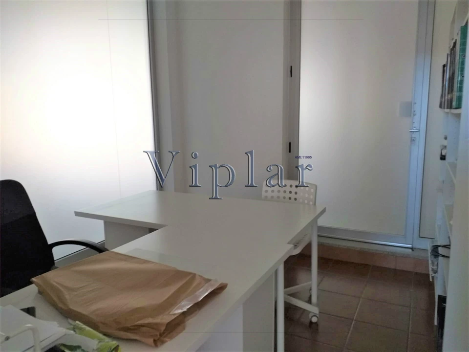 Loja para Arrendamento em Pedrouços Foto 8