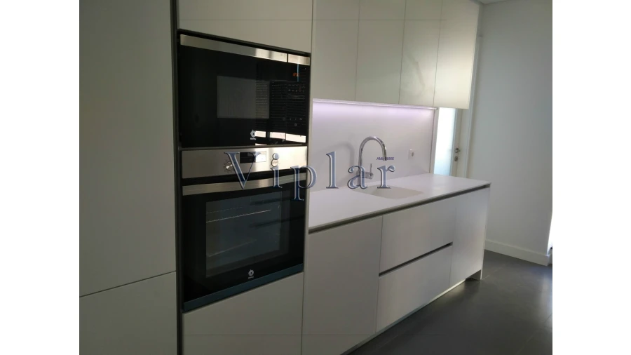 Apartamento T4 para Venda em Cedofeita, Santo Ildefonso, Sé, Miragaia, São Nicolau e Vitória Foto 3