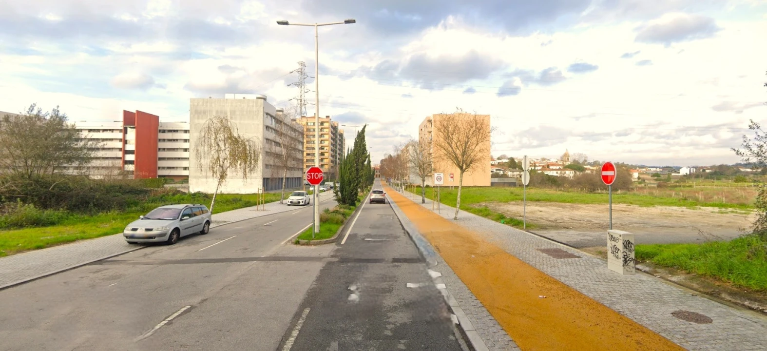 Terreno para Venda em Cidade da Maia Foto 1