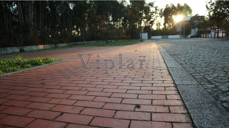 Terreno para Venda em Castêlo da Maia Foto 14