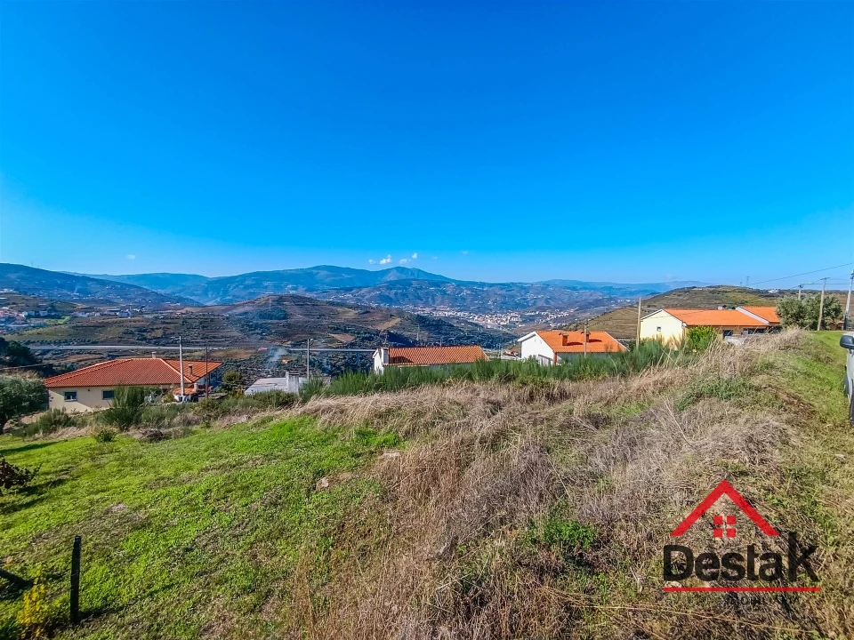 Terreno para Venda em Parada do Bispo e Valdigem Foto 17