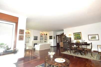 Apartamento T4 para Venda em Matosinhos e Leça da Palmeira