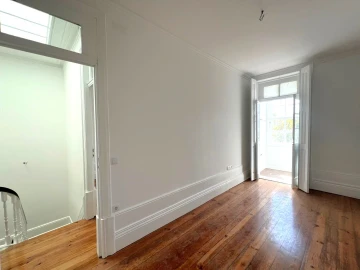 Moradia T4 para Arrendamento em Lordelo do Ouro e Massarelos