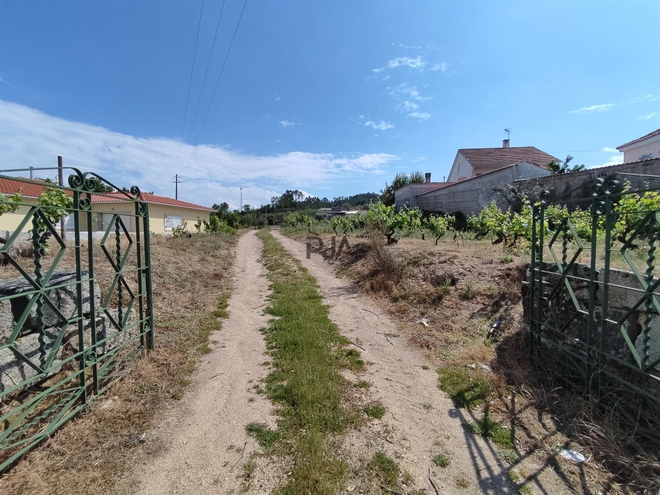 Quinta T0 para Venda em Sezures Foto 1